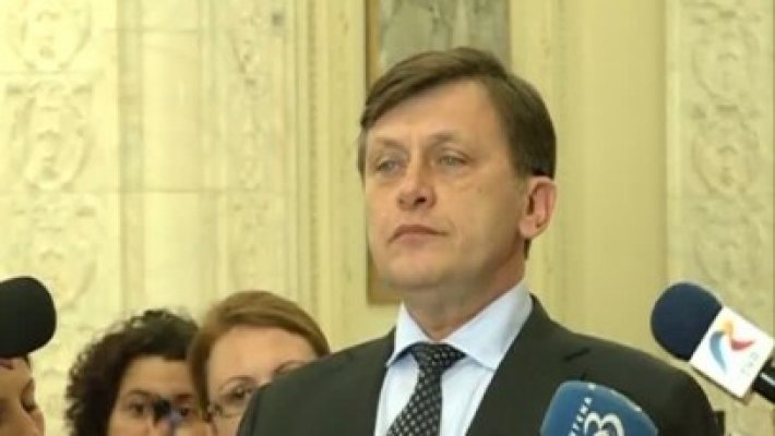 Antonescu: Demisia lui Moisescu, un gest de mic scandal. Tăriceanu poate candida la orice funcţie